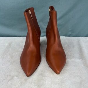 L'AGENCE Jeanne II Pointed Toe Bootie in Luggage Brown Sz 30- New Condition